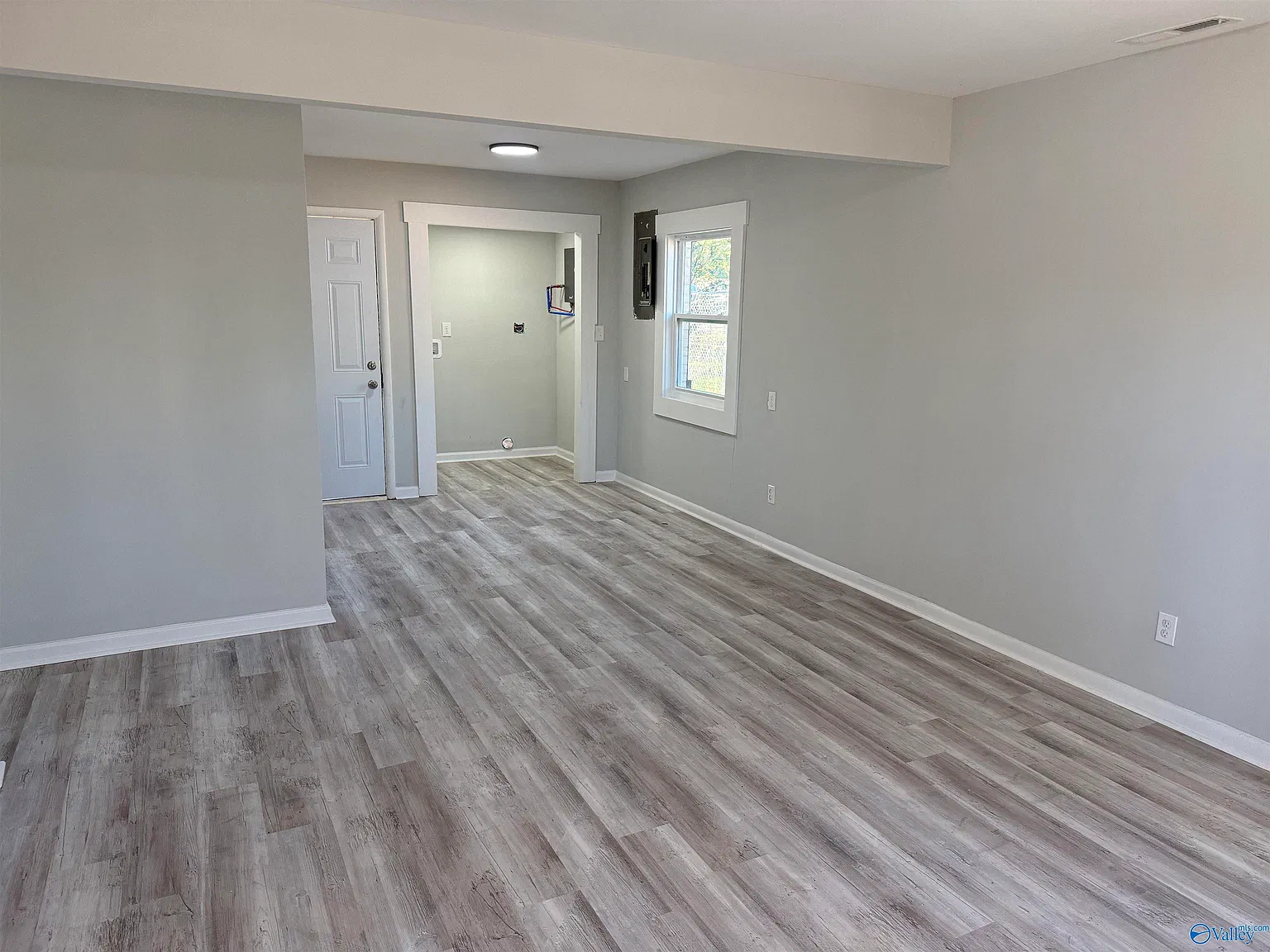 3 bed, 1.0 bath, 900 sqft, $1,450 — Photo 3
