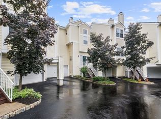 1102 Fawnridge Pl, Whippany, NJ 07981
