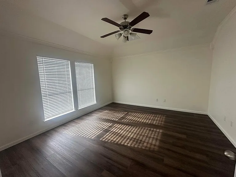 2145 Cedar Park Dr — Photo 5
