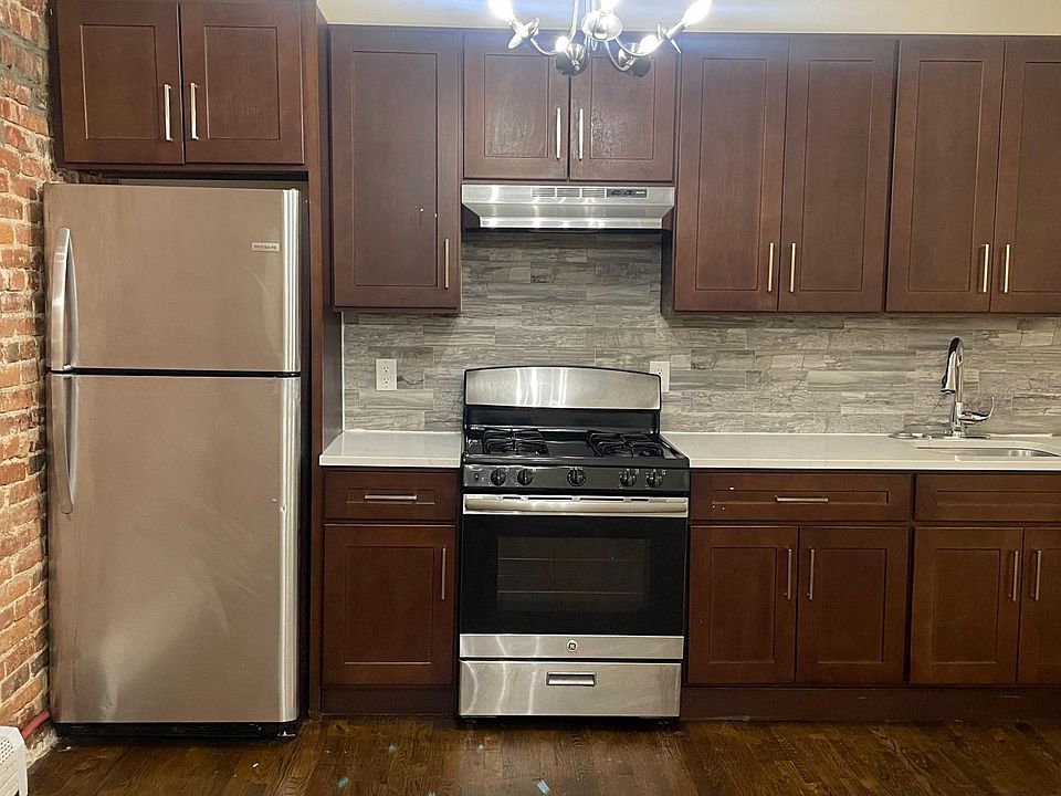 1st image of 118 Wilkinson Ave