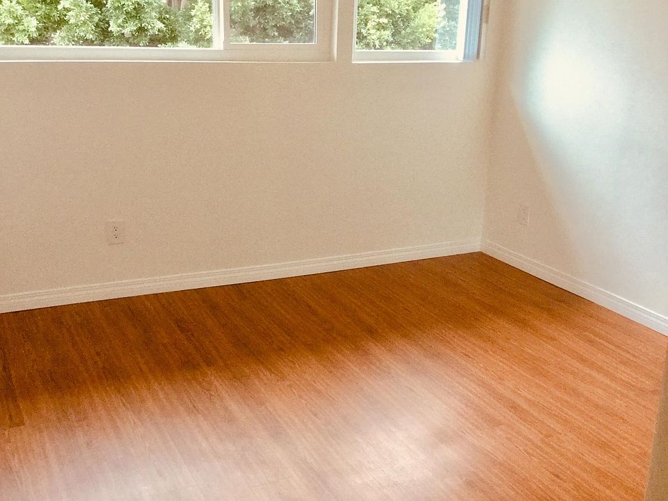 Vinyl wood floor
