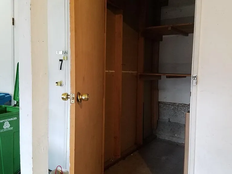 Unit storage in garage