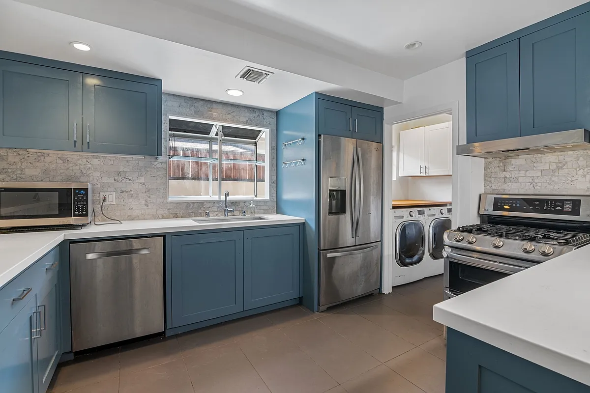 3 bed, 1758 sqft, $6,800 — Photo 4