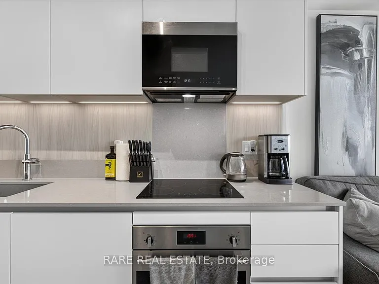 39 Mary St #1810 — Photo 16