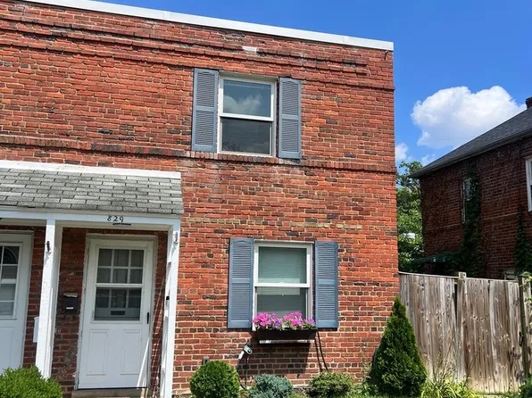 829 S Irving St, Arlington, VA 22204