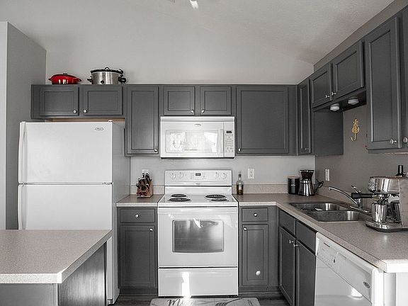 3rd image of 12205 Bubbling Brook Dr Unit 600