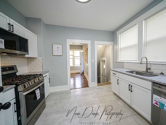 5th image of 221 Cory Ave