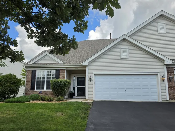 8211 Tremont Ln, Joliet, IL 60431
