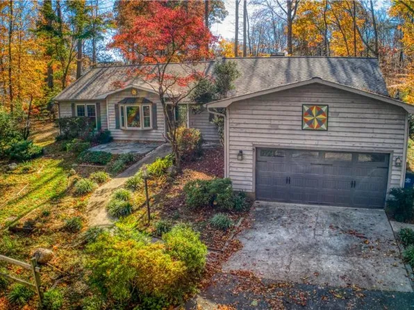 504 Ray West Dr, Kernersville, NC 27284