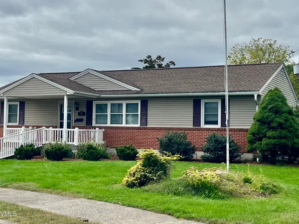 8 Woodruff Ave, Selinsgrove, PA 17870