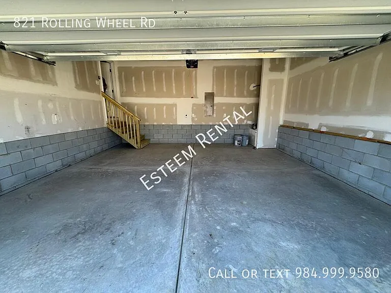 821 Rolling Wheel Rd — Photo 29