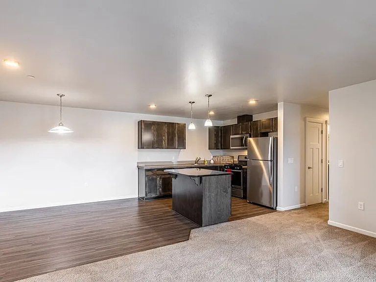 20720 Empire Ave — Photo 8