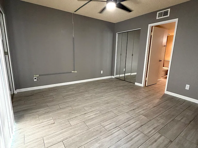 850 S River Dr #1082 — Photo 3