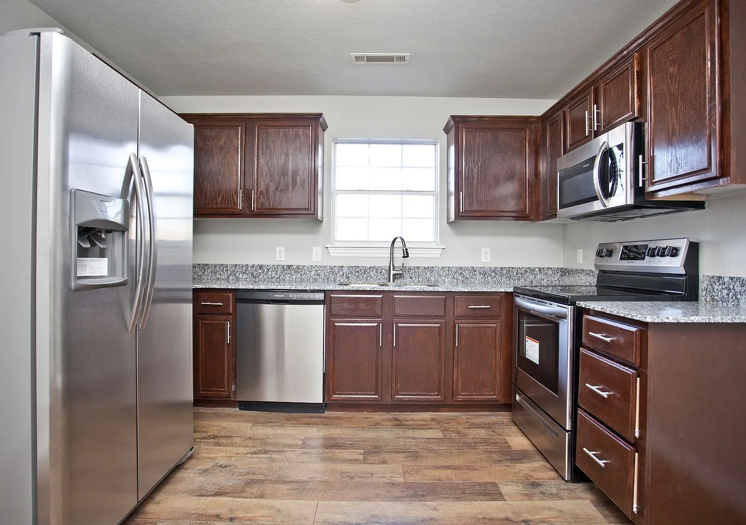 506 SW C St. - Frannie — Photo 3