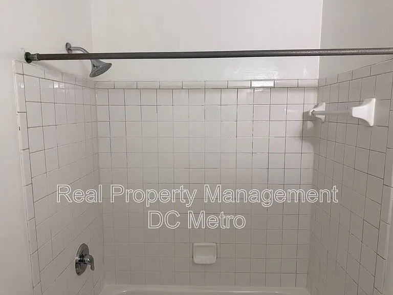 1441 Spring Rd NW #202 — Photo 10