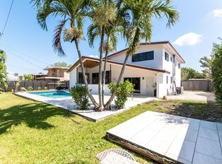 19920 Highland Lakes Blvd, Miami, FL 33179