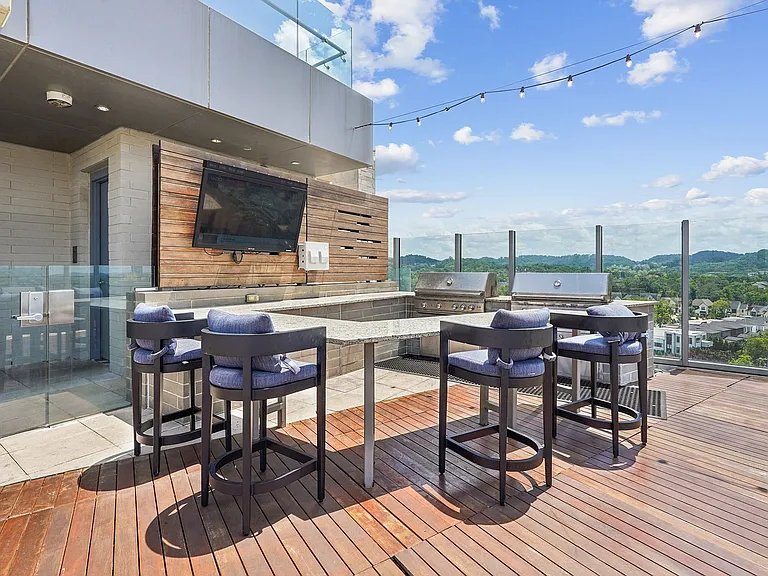 Vertis Rooftop Bar