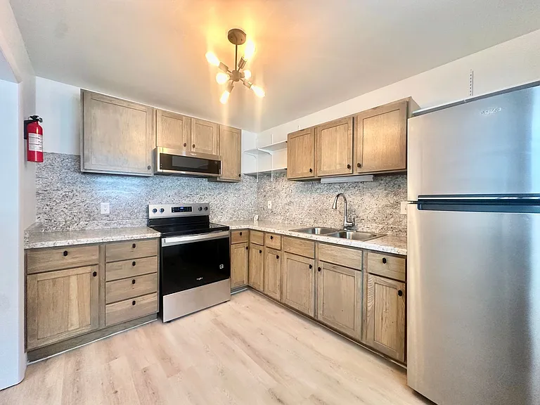 1012 S West Temple St — Photo 1