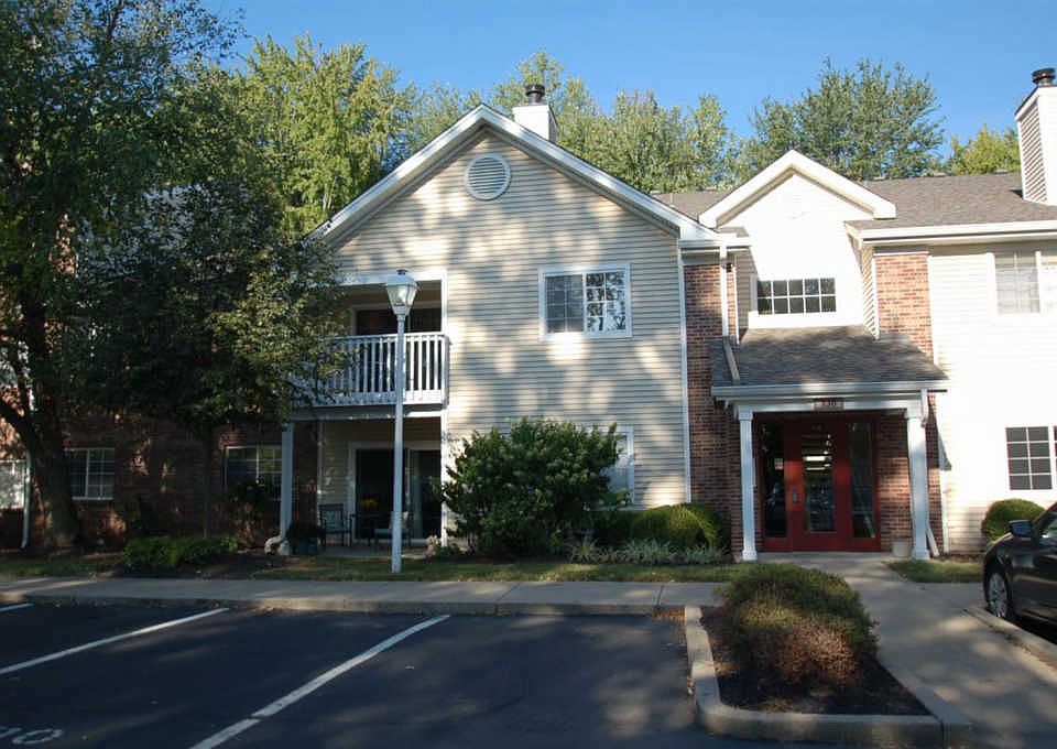 1st image of 830 Carrington Pl APT 205