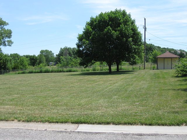 2nd image of 8255 Belmont Dr