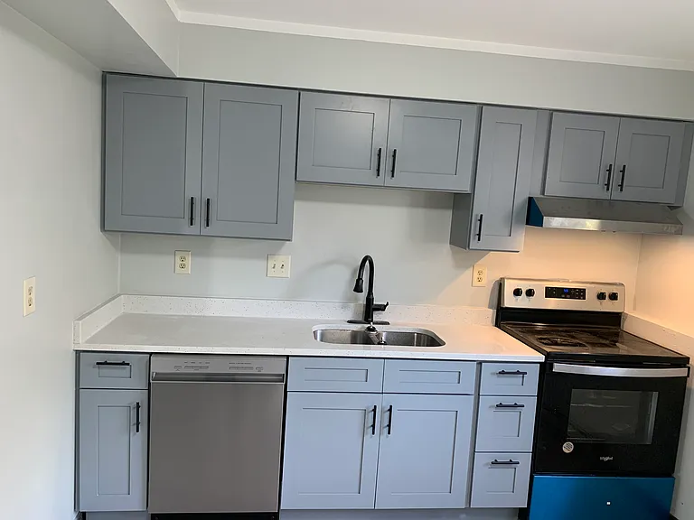 315 Bush St #4 — Photo 8