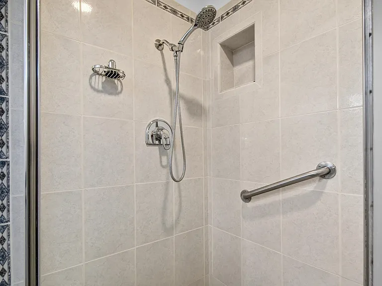 816 Granada Dr — Photo 21