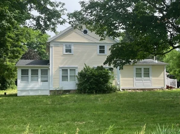 1559 Sumner Rd, Corfu, NY 14036
