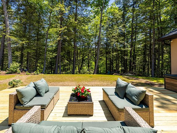Dining & Entertaining on the Terrace