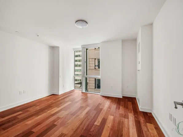 60 East 55th Street image 8 of 9