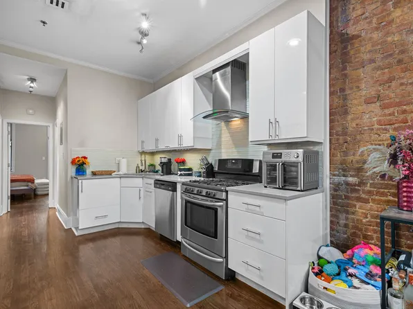 919 Park Avenue image 3 of 18