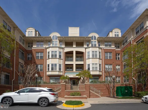 1860 Stratford Park Pl APT 212, Reston, VA 20190