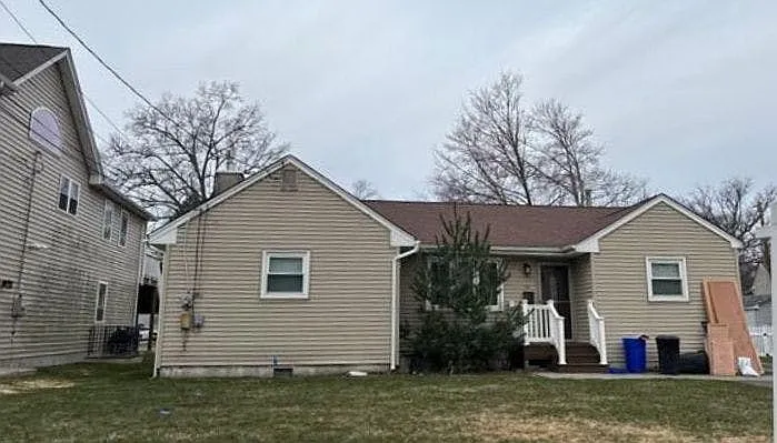 121 Harrison Rd photo 1