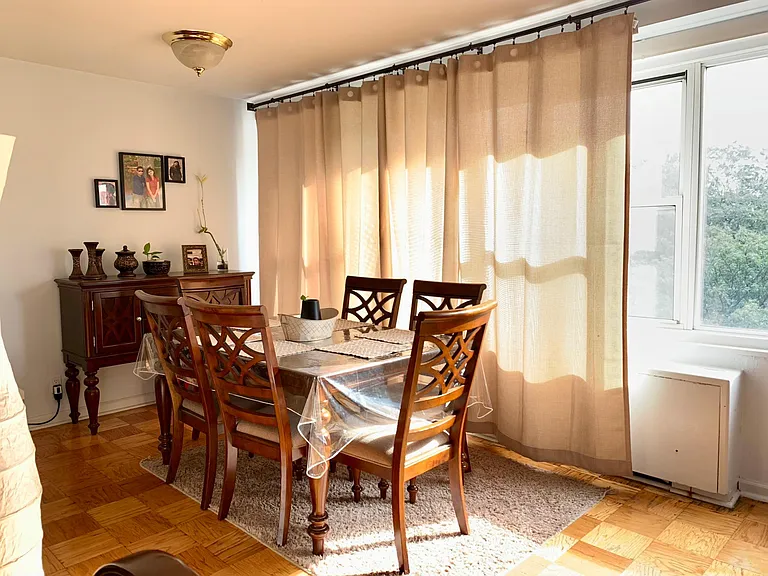 225 Saint Pauls Ave — Photo 3