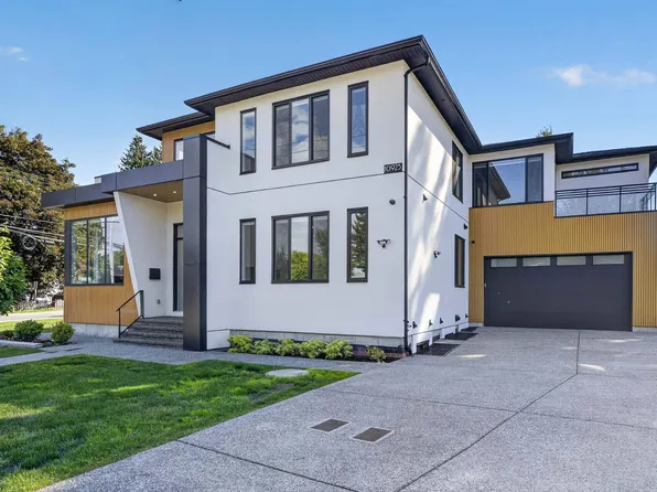 10925 Oriole Dr, Surrey, BC V3R 5A4