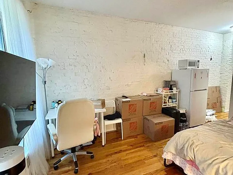 233 E 80th St #3D — Photo 3