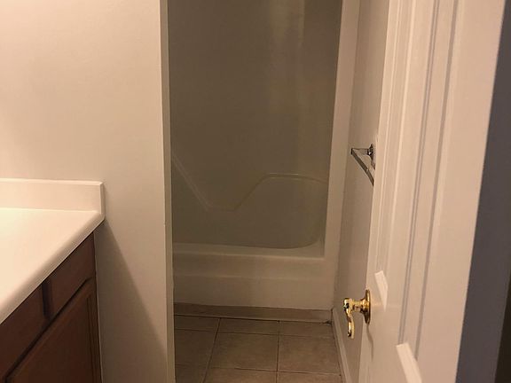 4th image of 28 Goldsmith Pl APT F
