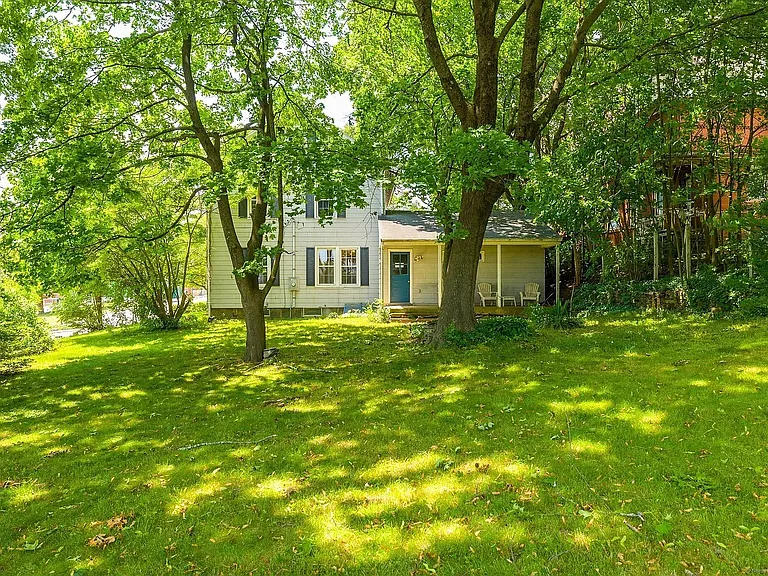 147 Spring St — Photo 17
