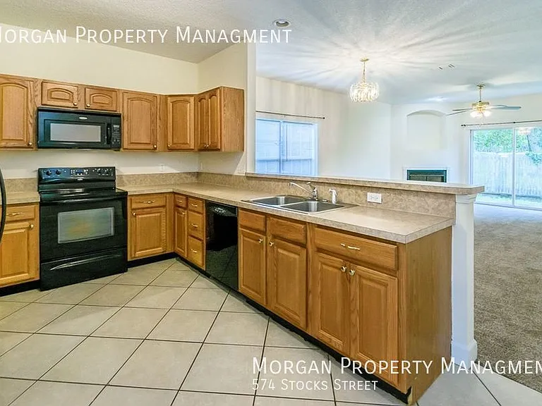 574 Stocks St — Photo 5