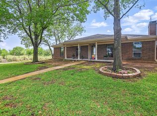 1018 Meridith Dr, Terrell, TX 75160