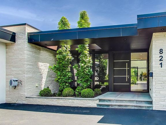 4th image of 821 Harms Rd