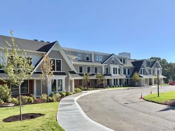 Hillside Estates, 26 Union St #F8b670835, Natick, MA 01760