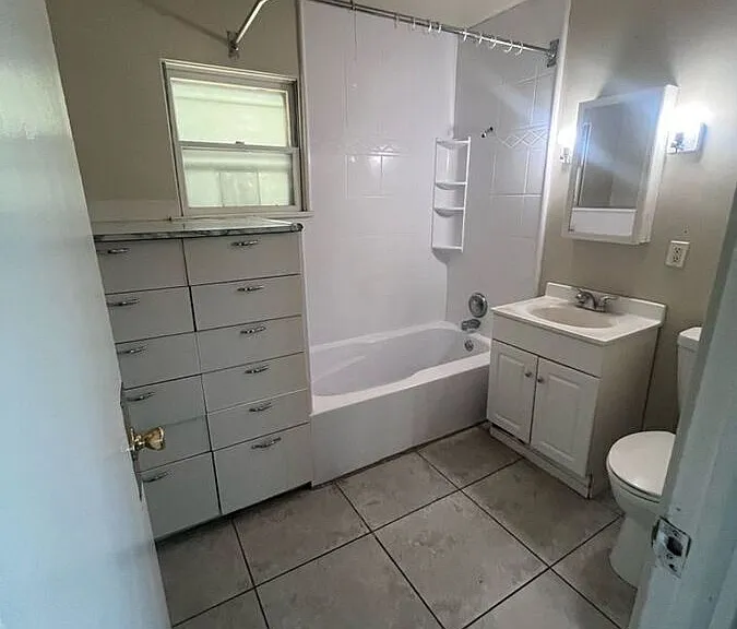900 NE Maple St — Photo 12
