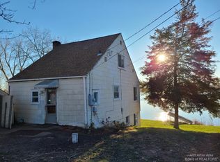 1538 Ridge Rd, Chelsea, MI 48118