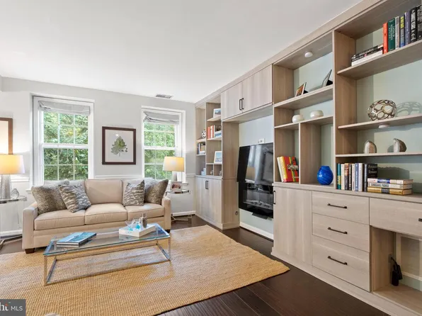 3630 39th St NW APT E533, Washington, DC 20016