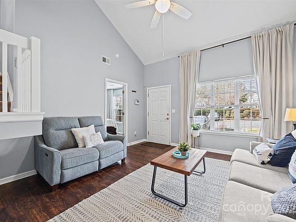 5th image of 211 Butler Pl