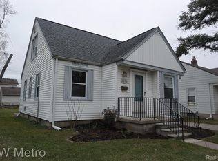 2696 Cumberland Rd, Berkley, MI 48072