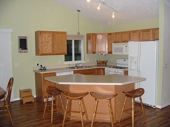 Kitchen with Center Island
