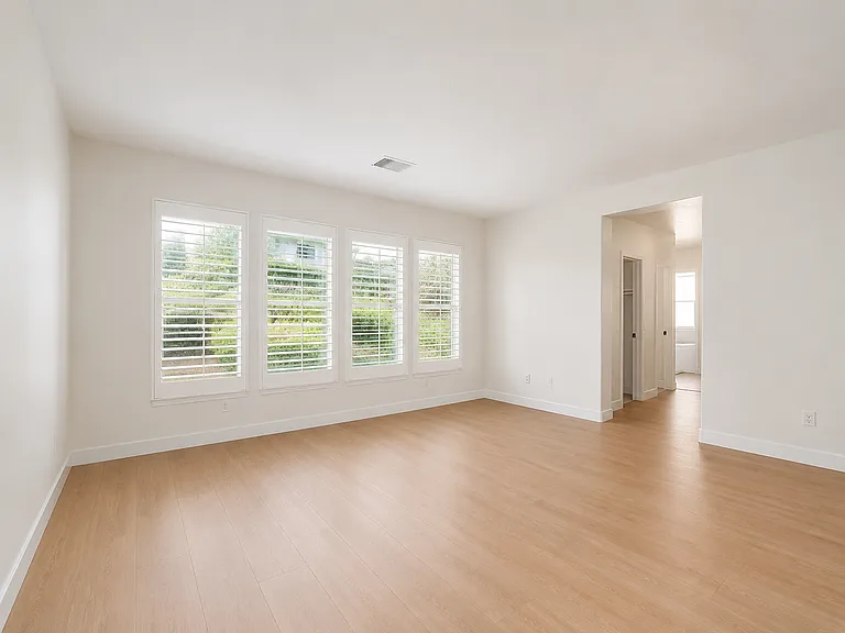 185 Laurel Wood Ct — Photo 7