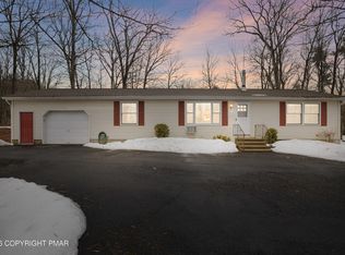 1107 Mink Trl, Bushkill, PA 18324