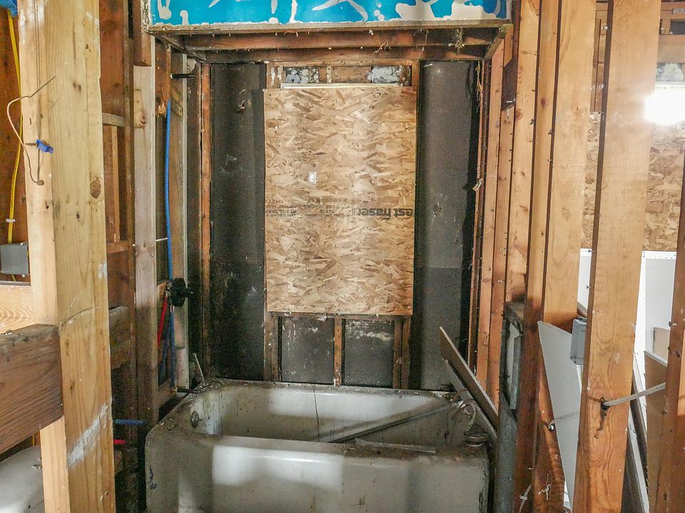 20525 Russell St, photo 5